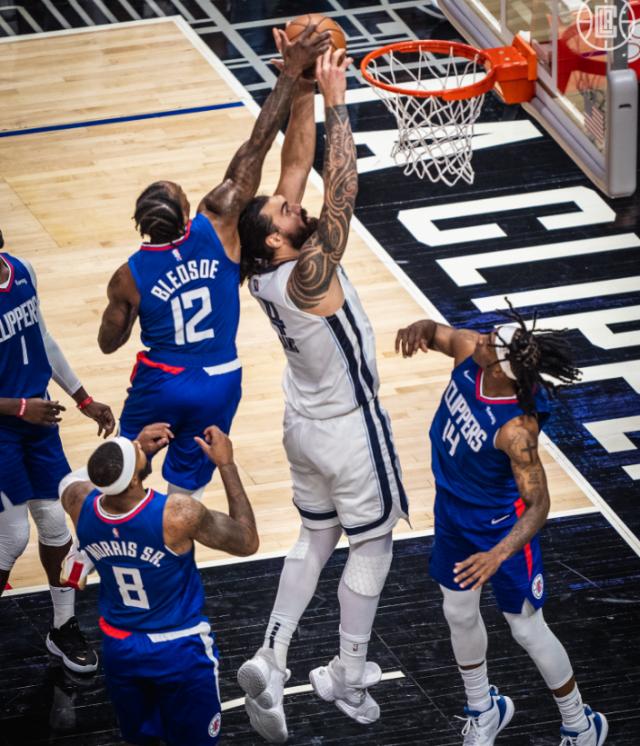 英雄联盟总决赛预测-乔治空砍41分 快艇遭遇开局两连败却无需悲观