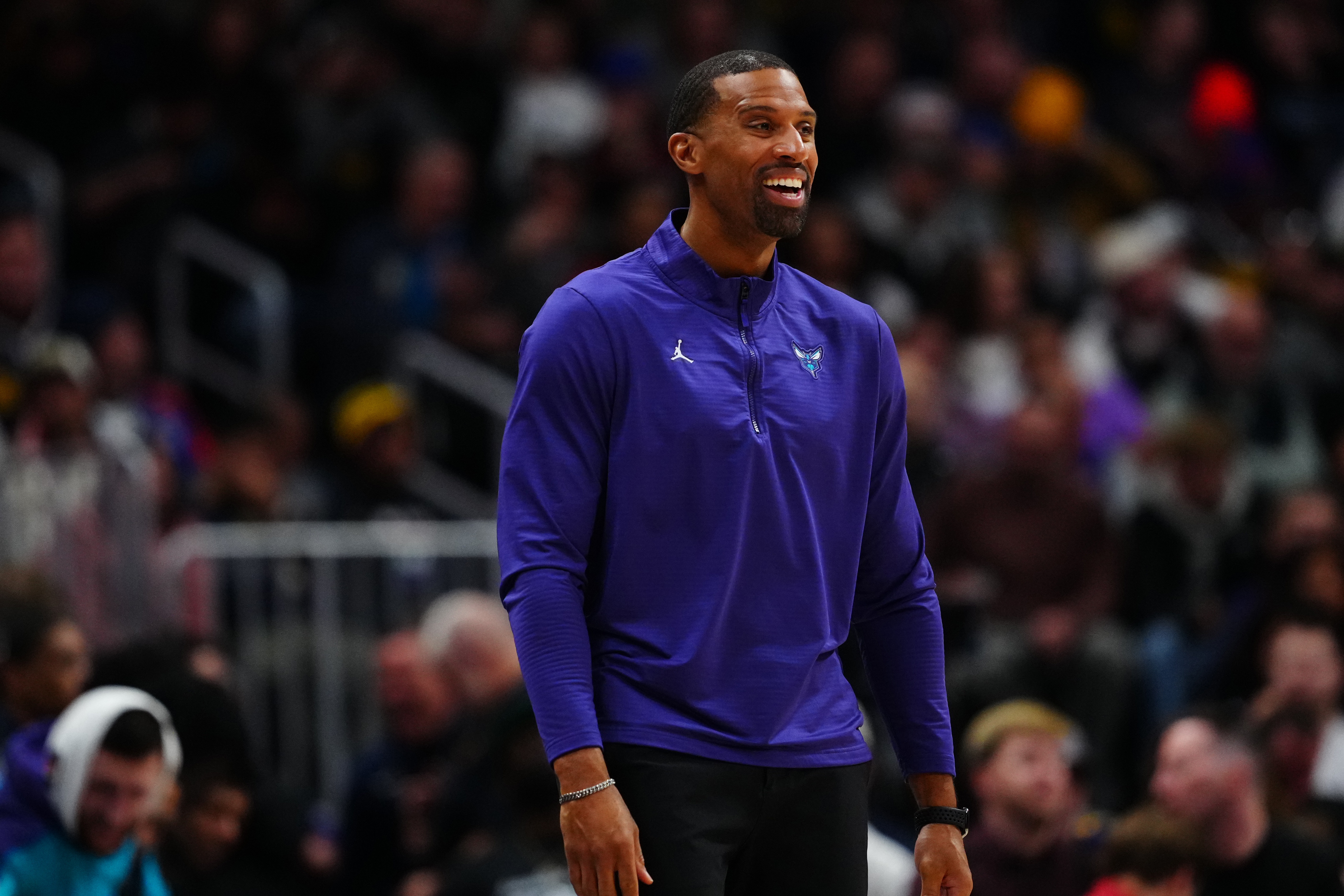 LOLs15直播-黄蜂主帅：接连将对手得分限制在100分以下 体现了拼劲防守执行力