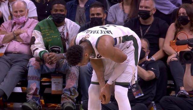 英雄联盟官网-没得黑！字母哥空砍42分 体能透支他急需队友支援