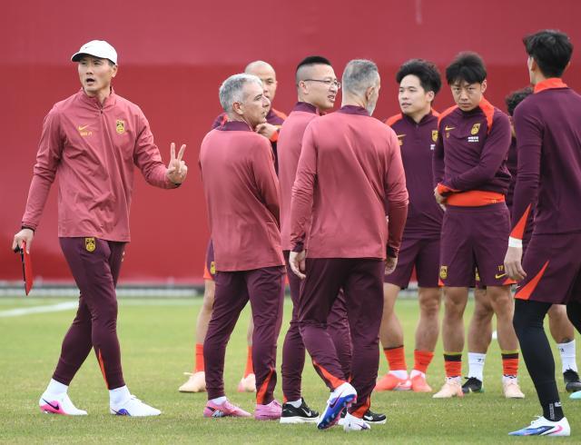 英雄联盟官网-专访邵佳一：像造房子一样打造国足 会看状态选人