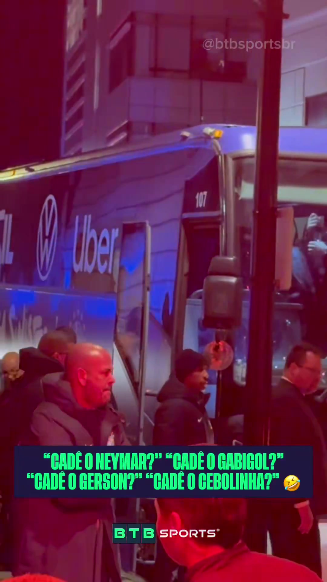 英雄联盟官网-世界杯带不带？巴西队抵达波士顿，迎接的球迷高喊"内马尔在哪？"